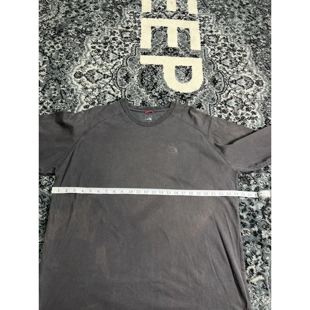 Vintage Style Men The Northface Long sleeve Tshirt Size XL Gray Sunfade Paint